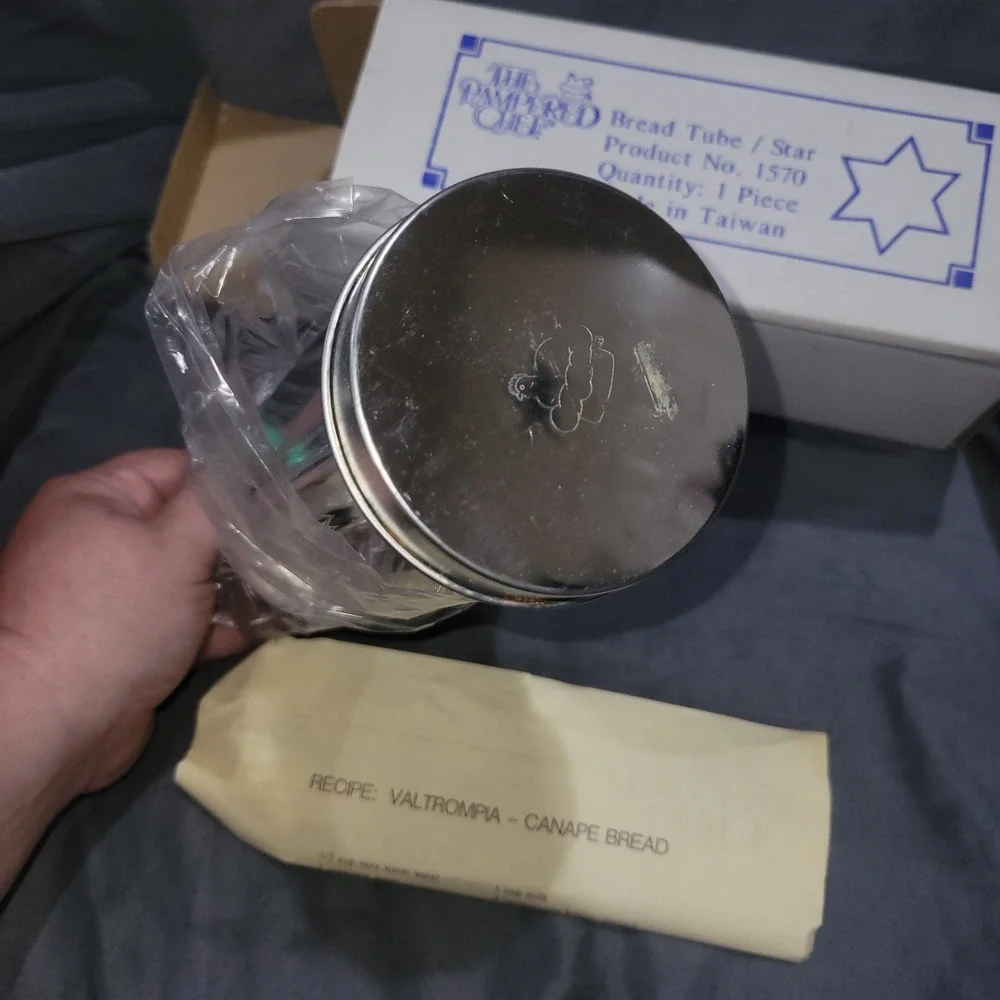 The Pampered Chef Valtrompia STAR Bread Tube Item #1570
